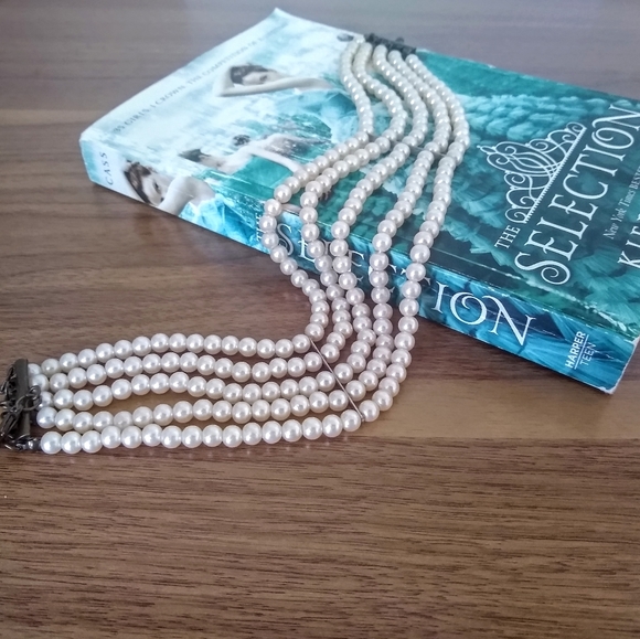 Vintage Jewelry - VTG 5 Strand Pearl Choker